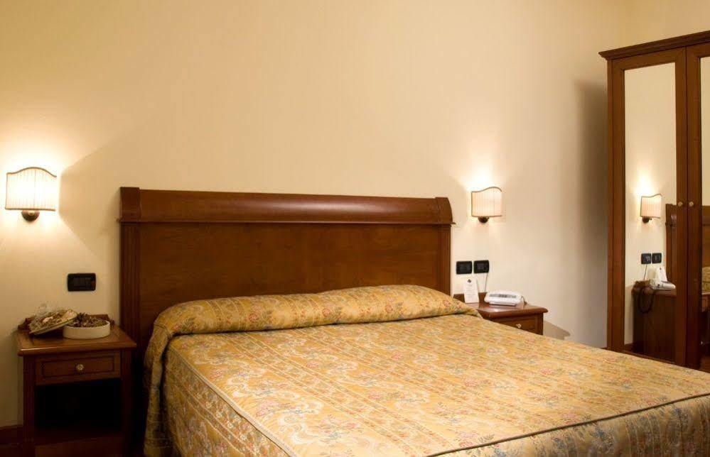 Hotel Palazzo Bello - Nuova Gestione Recanati Eksteriør bilde