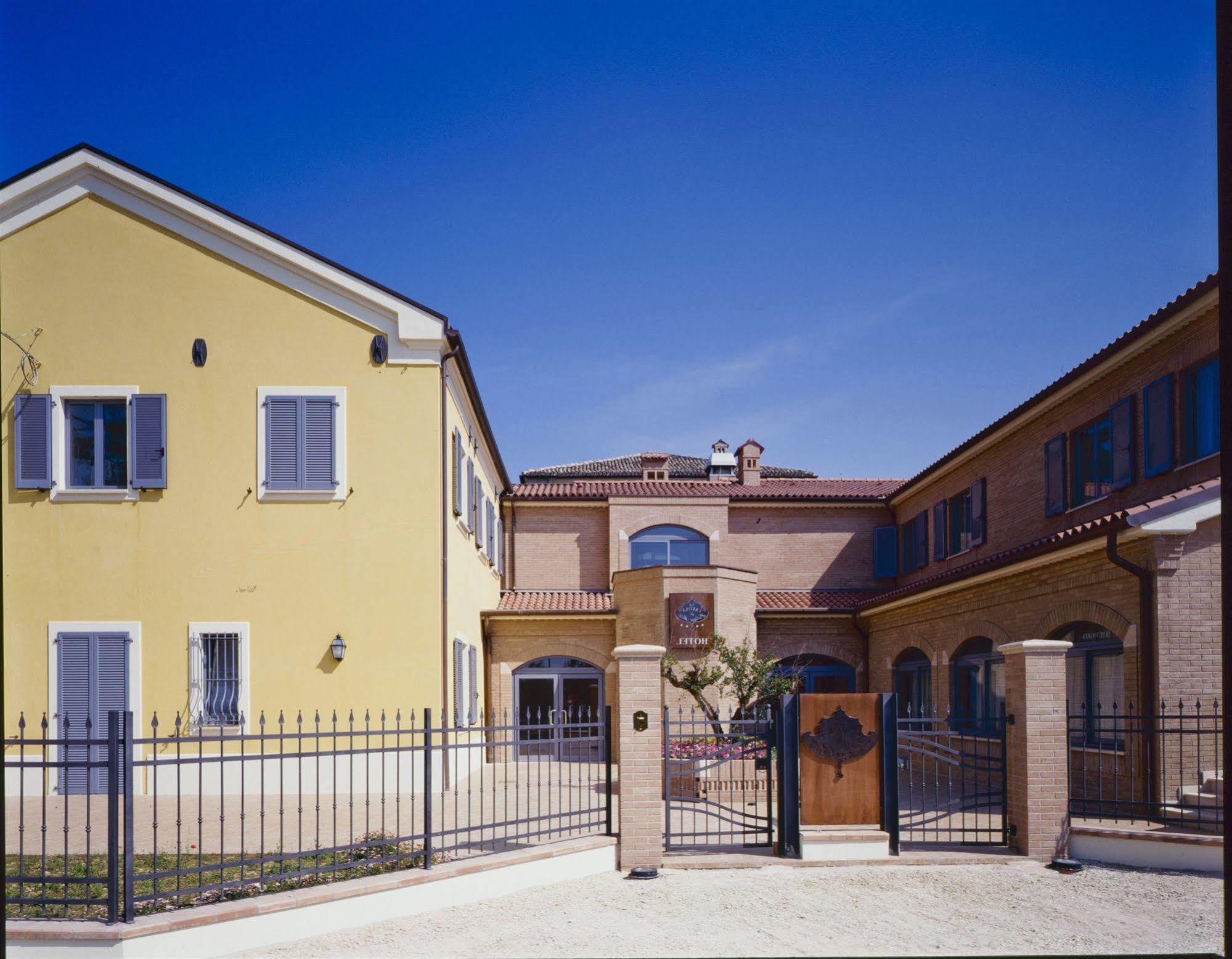 Hotel Palazzo Bello - Nuova Gestione Recanati Eksteriør bilde