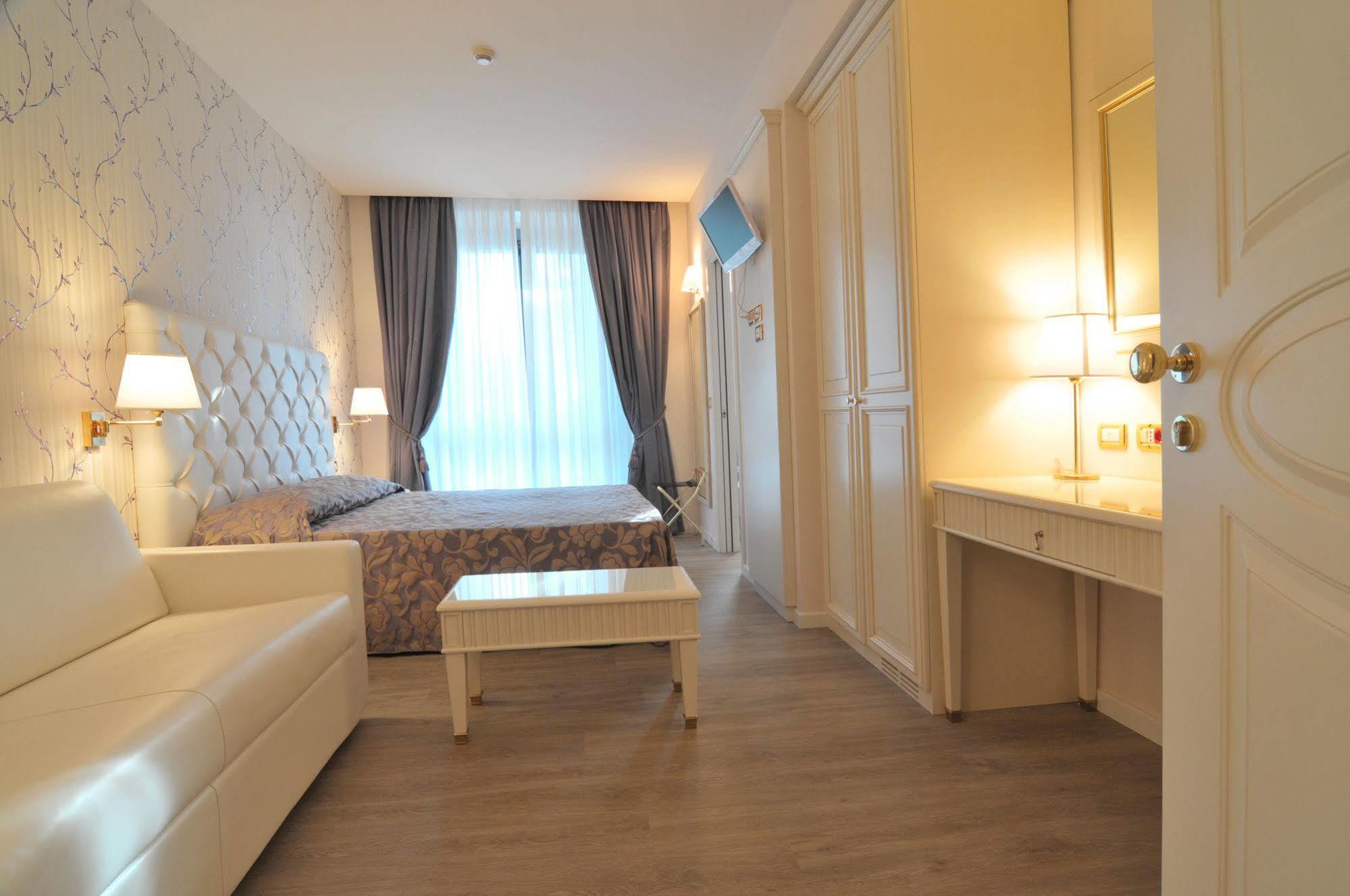 Hotel Palazzo Bello - Nuova Gestione Recanati Eksteriør bilde