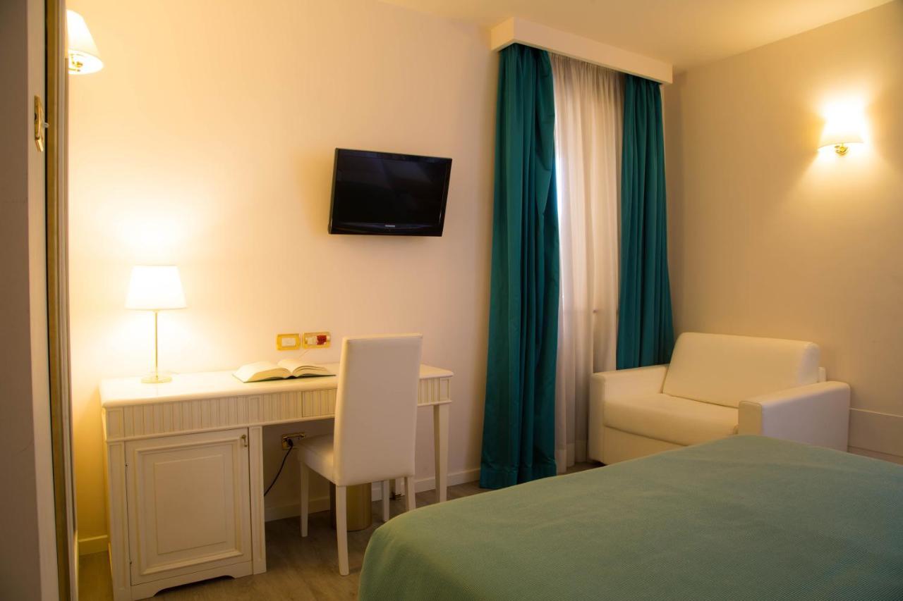 Hotel Palazzo Bello - Nuova Gestione Recanati Eksteriør bilde